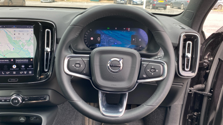 Volvo XC40 2.0 B4P Plus Black Edition 5dr Auto Petrol Estate